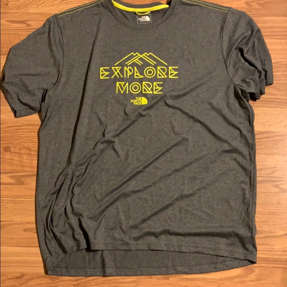Men’s North Face shirt